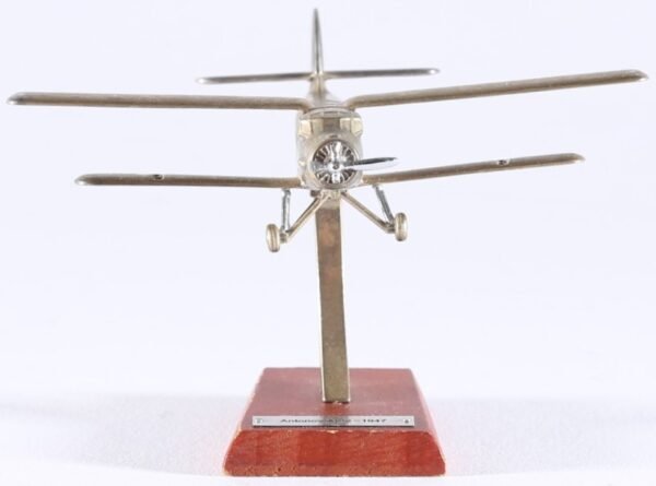 kallistoys-auctions-auktionen-antique-vintage-toys-antik-historisch-spielzeug-atlas-editions-airplane-flugzeug-scale-1-to-200-antonov-an-2-1947-standmodell-2d