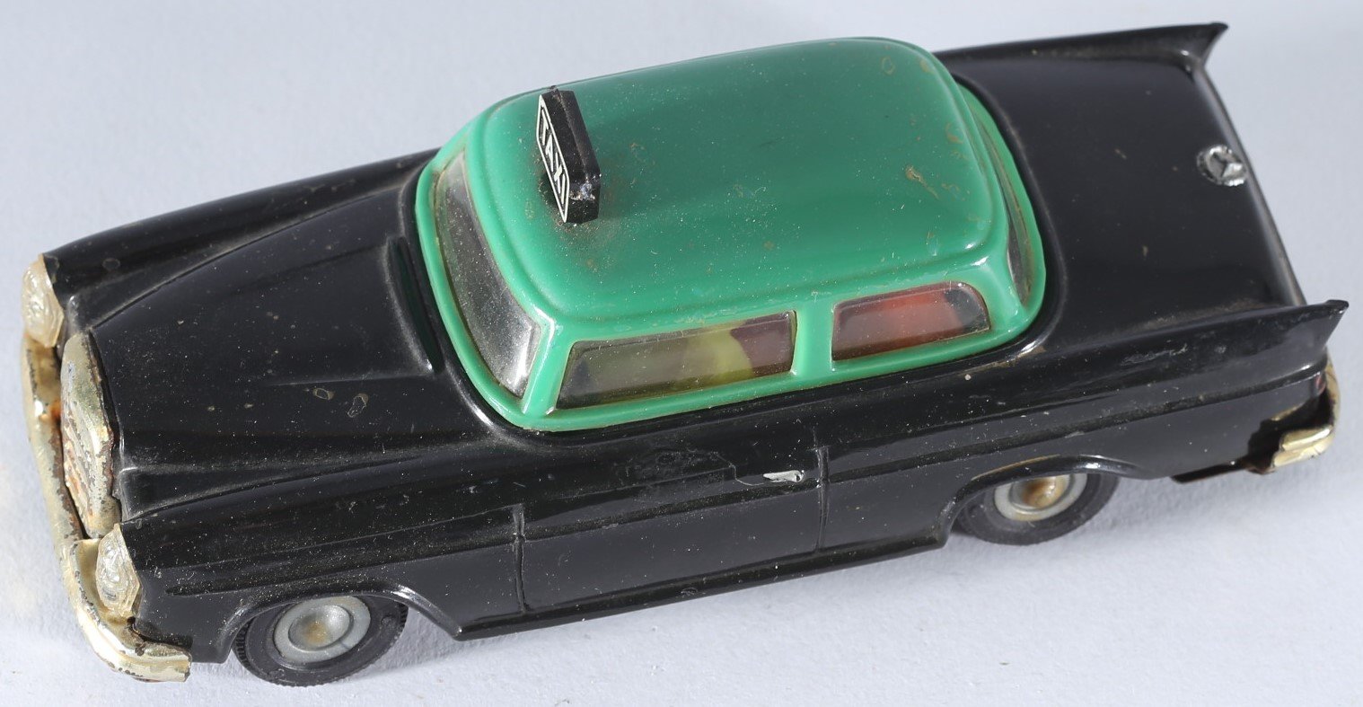 kallistoys-auctions-auktionen-antique-vintage-toys-antik-historisch-spielzeug-pepe-portugal-tin-toy-blechspielzeug-friction-car-auto-taxi-mercedes-220s-2b