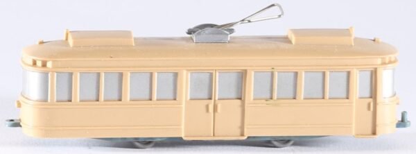 kallistoys-auctions-auktionen-antique-vintage-toys-antik-historisch-spielzeug-wiking-germany-plastic-scale-1-to-90-tram-strassenbahn-unverglast-creme-boden-meliert-t68-1a