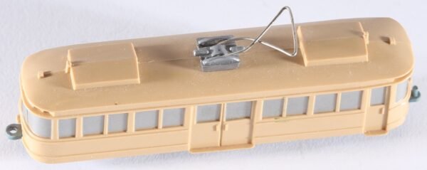 kallistoys-auctions-auktionen-antique-vintage-toys-antik-historisch-spielzeug-wiking-germany-plastic-scale-1-to-90-tram-strassenbahn-unverglast-creme-boden-meliert-t68-1b