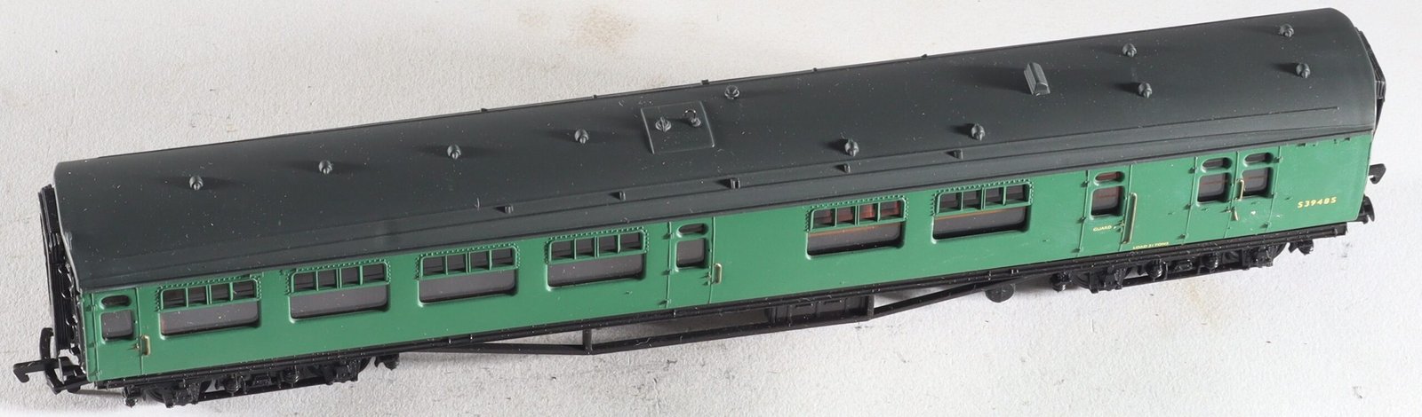 kallistoys-auctions-auktionen-antique-vintage-toys-antik-historisch-spielzeug-lgb-germany-spbachmann-china-00-gauge-train-eisenbahn-bulleid-corridor-open-brake-2nd-class-british-railways-green-34501-1