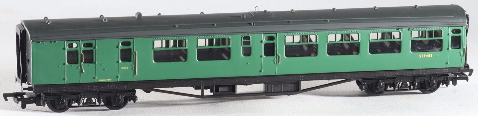 kallistoys-auctions-auktionen-antique-vintage-toys-antik-historisch-spielzeug-lgb-germany-spbachmann-china-00-gauge-train-eisenbahn-bulleid-corridor-open-brake-2nd-class-british-railways-green-34501-1